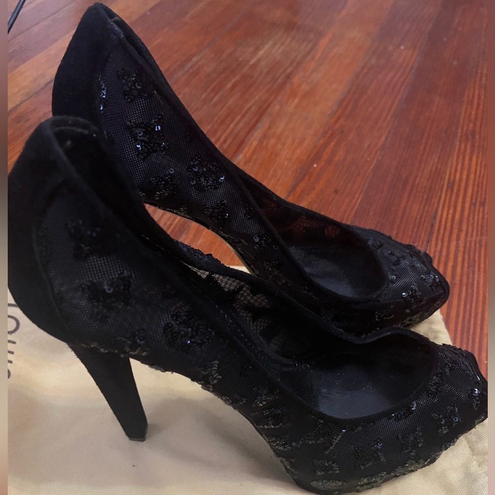 New Authentic Louis Vuitton mesh sequin pumps in black sz40